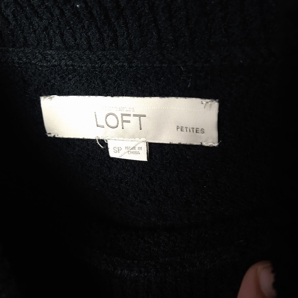 LOFT  petites black cowl neck knitted short sleeve sweater. size SP - Picture 7 of 9